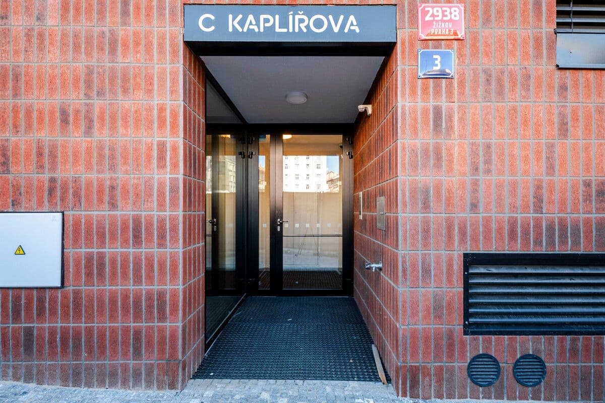Prenájom bytu 45 m², Kaplířova, Praha, Praha Prenájom bytu 45 m², Kaplířova, Praha, Praha