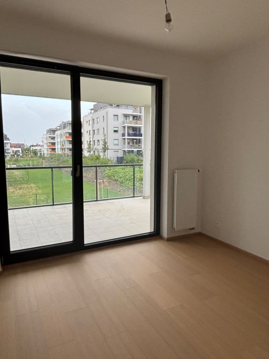 Prenájom bytu 3-izbový 100 m², Za Pískovnou, Praha, Praha Prenájom bytu 3-izbový 100 m², Za Pískovnou, Praha, Praha