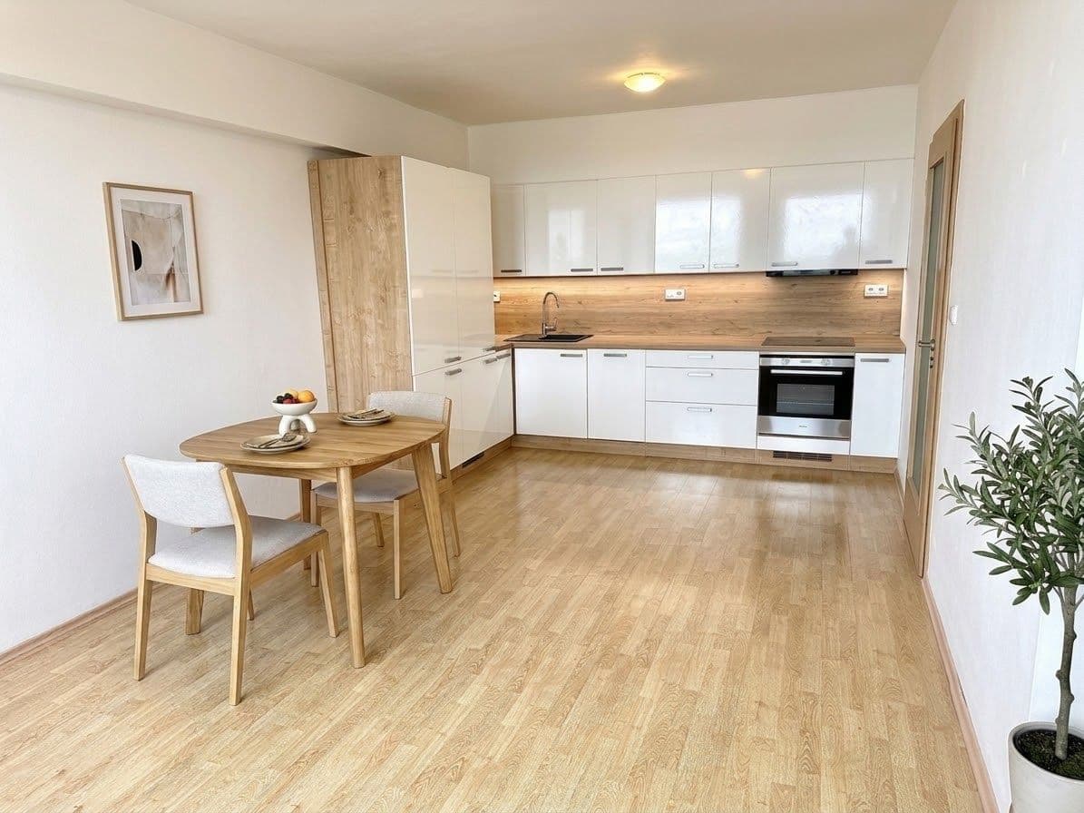 Predaj bytu 2-izbový 44 m², Sokolovská, Čelákovice, Středočeský kraj Predaj bytu 2-izbový 44 m², Sokolovská, Čelákovice, Středočeský kraj