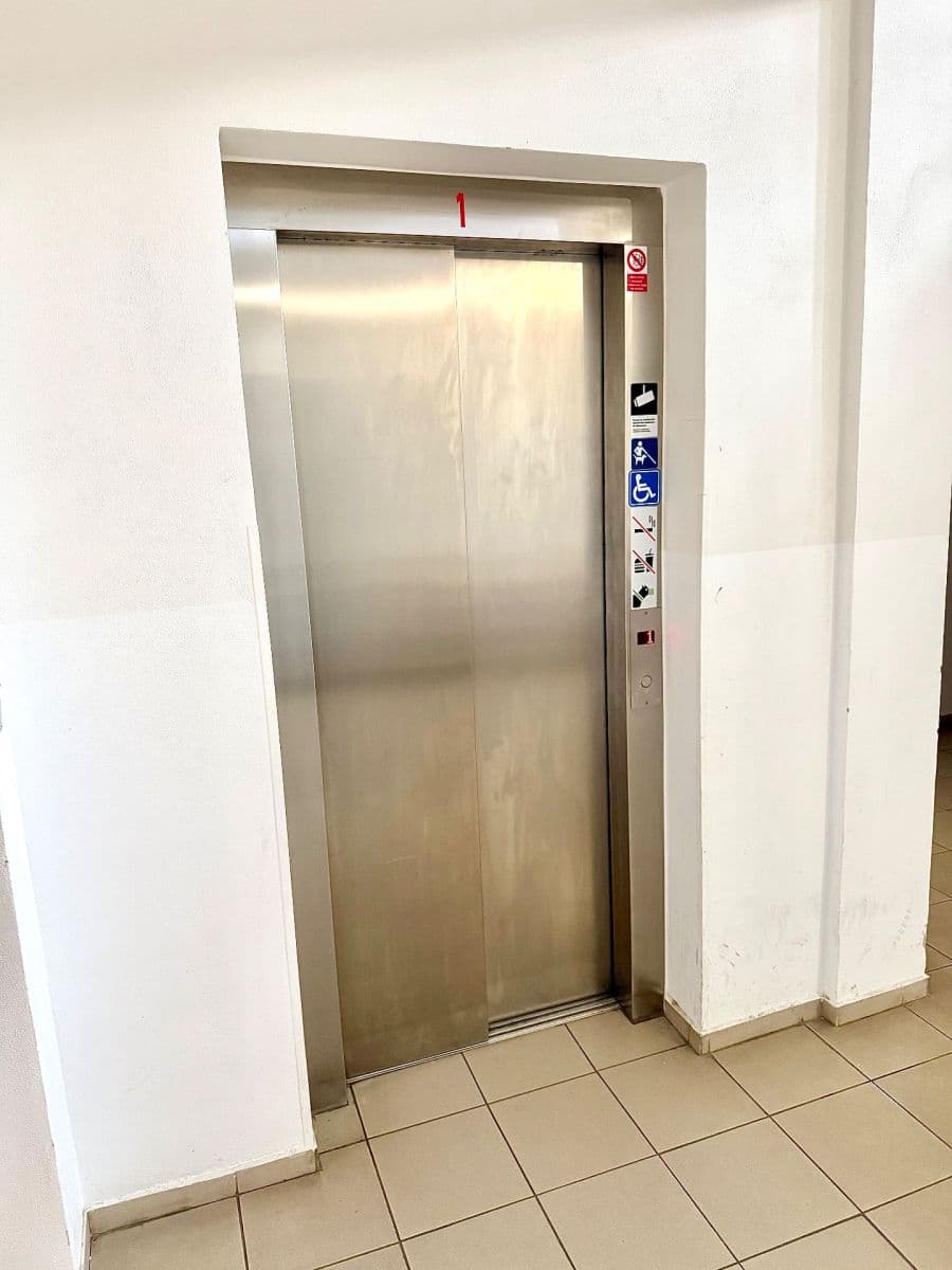 Predaj bytu 2-izbový 44 m², Sokolovská, Čelákovice, Středočeský kraj Predaj bytu 2-izbový 44 m², Sokolovská, Čelákovice, Středočeský kraj