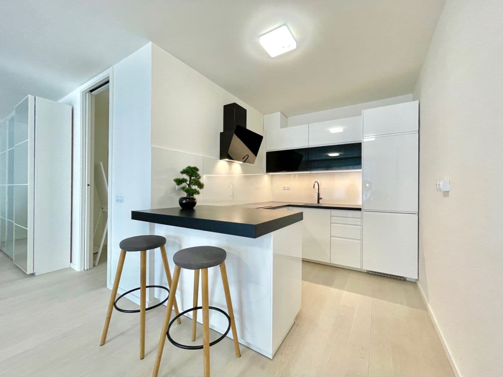 Prenájom bytu 2-izbový 53 m², Nekvasilova, Praha, Praha Prenájom bytu 2-izbový 53 m², Nekvasilova, Praha, Praha