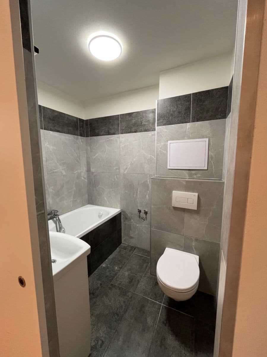 Prenájom bytu 2-izbový 45 m², Spojovací, Milovice, Středočeský kraj Prenájom bytu 2-izbový 45 m², Spojovací, Milovice, Středočeský kraj