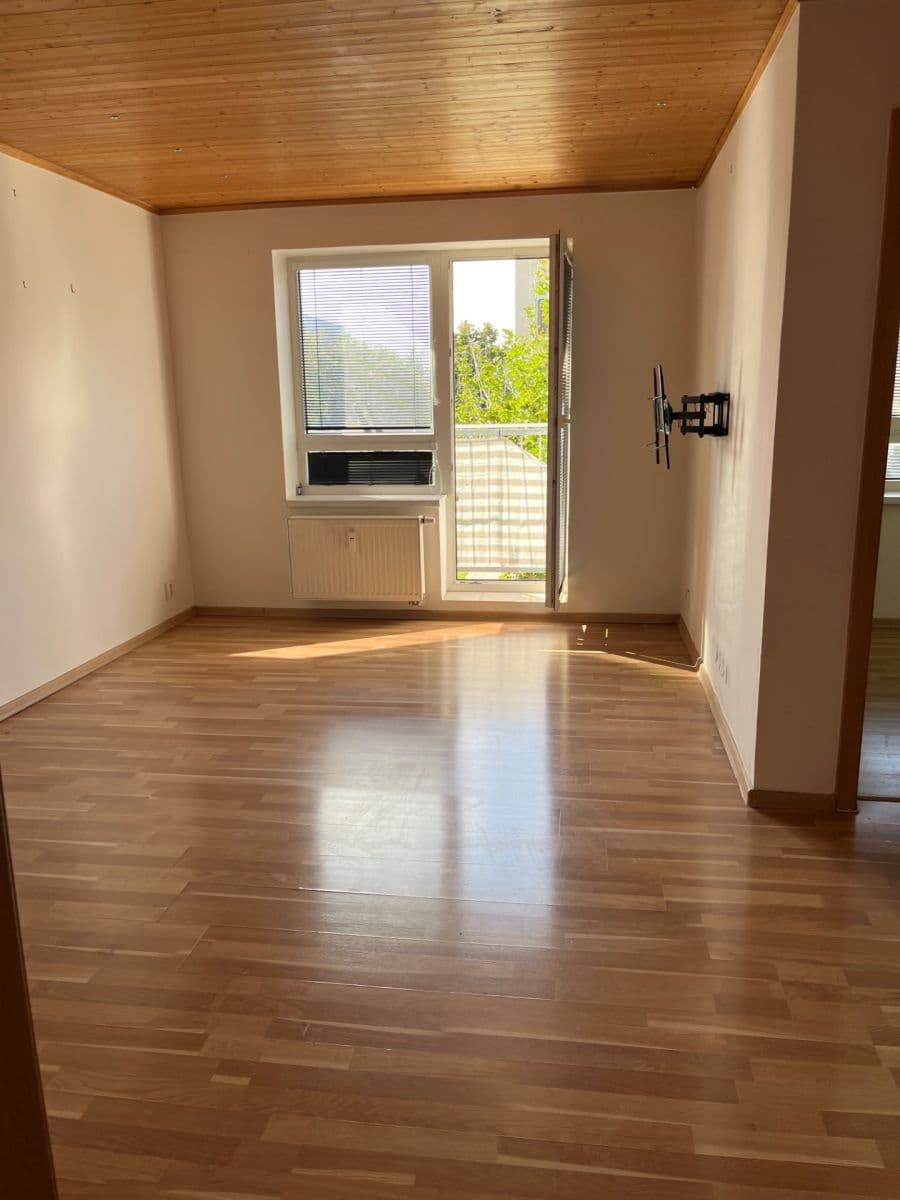 Prenájom bytu 2-izbový 45 m², Spojovací, Milovice, Středočeský kraj Prenájom bytu 2-izbový 45 m², Spojovací, Milovice, Středočeský kraj