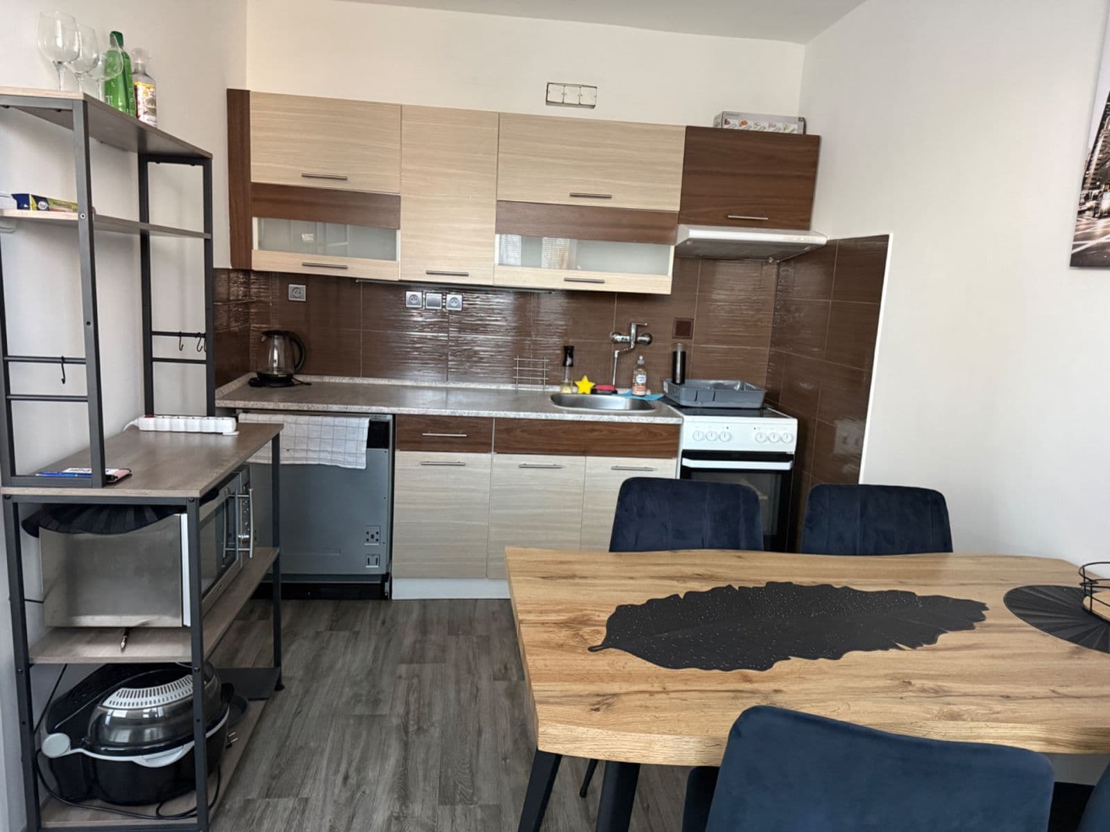 Prenájom bytu 3-izbový 70 m², Alejní, Teplice, Ústecký kraj Prenájom bytu 3-izbový 70 m², Alejní, Teplice, Ústecký kraj