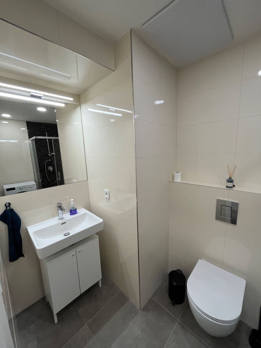 Prenájom bytu 1-izbový 35 m², Vítkova, Praha, Praha Prenájom bytu 1-izbový 35 m², Vítkova, Praha, Praha