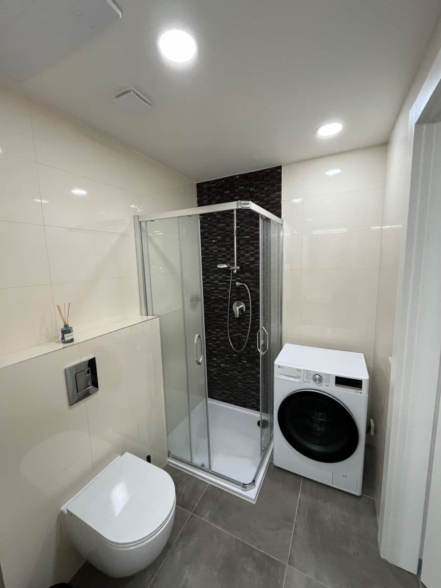 Prenájom bytu 1-izbový 35 m², Vítkova, Praha, Praha Prenájom bytu 1-izbový 35 m², Vítkova, Praha, Praha