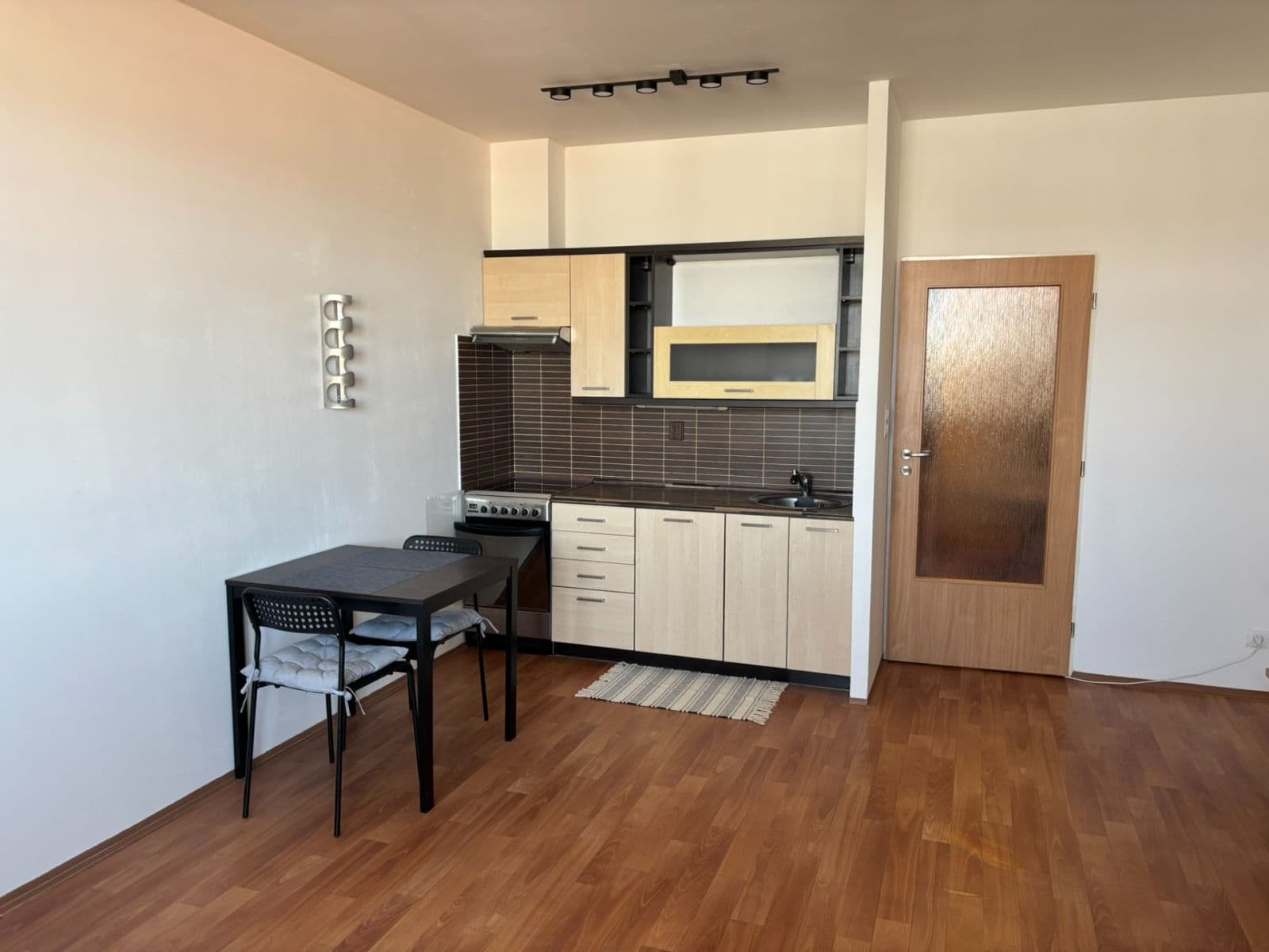 Prenájom bytu 1-izbový 37 m², Podkovářská, Praha, Praha Prenájom bytu 1-izbový 37 m², Podkovářská, Praha, Praha