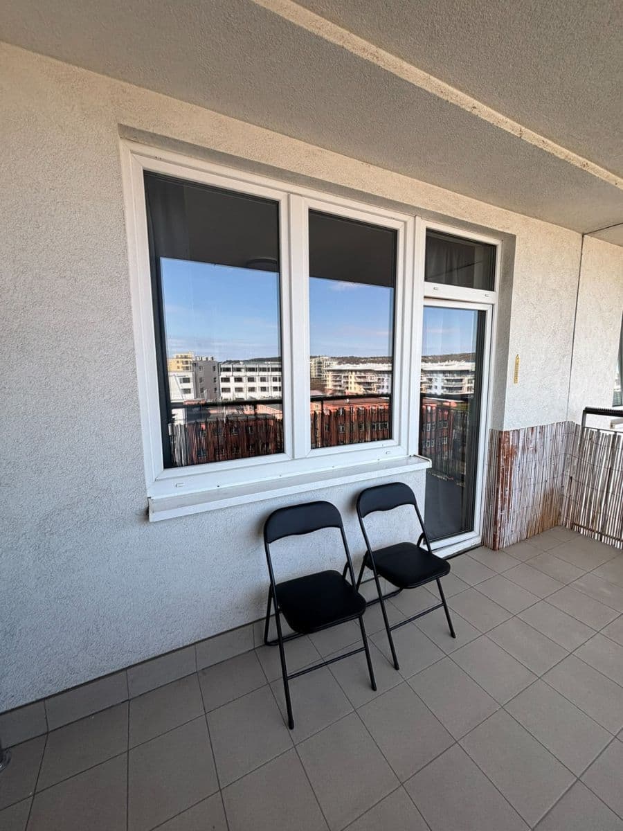 Prenájom bytu 1-izbový 37 m², Podkovářská, Praha, Praha Prenájom bytu 1-izbový 37 m², Podkovářská, Praha, Praha