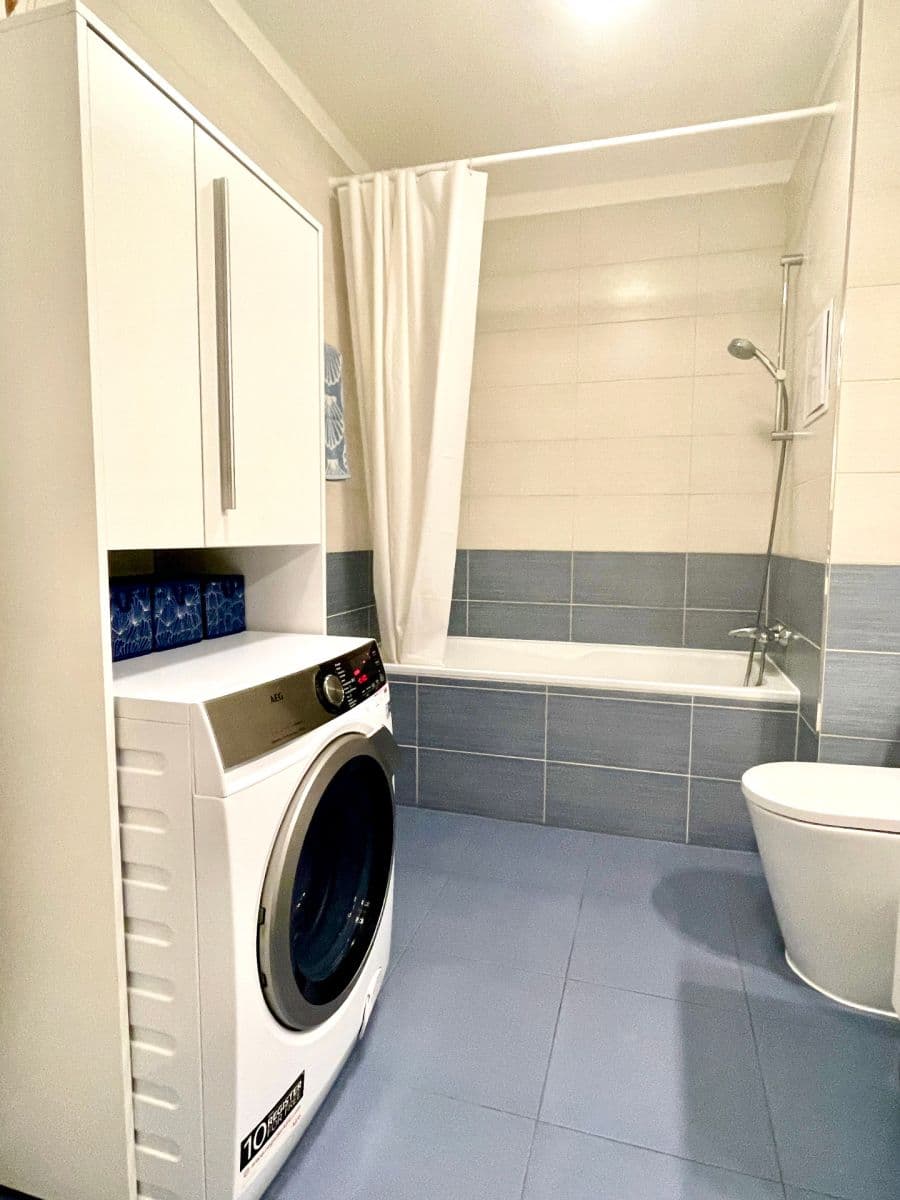 Predaj bytu 4-izbový 96 m², Zbrojnická, Karlovy Vary, Karlovarský kraj Predaj bytu 4-izbový 96 m², Zbrojnická, Karlovy Vary, Karlovarský kraj