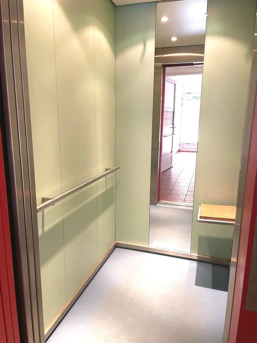 Predaj bytu 4-izbový 96 m², Zbrojnická, Karlovy Vary, Karlovarský kraj Predaj bytu 4-izbový 96 m², Zbrojnická, Karlovy Vary, Karlovarský kraj