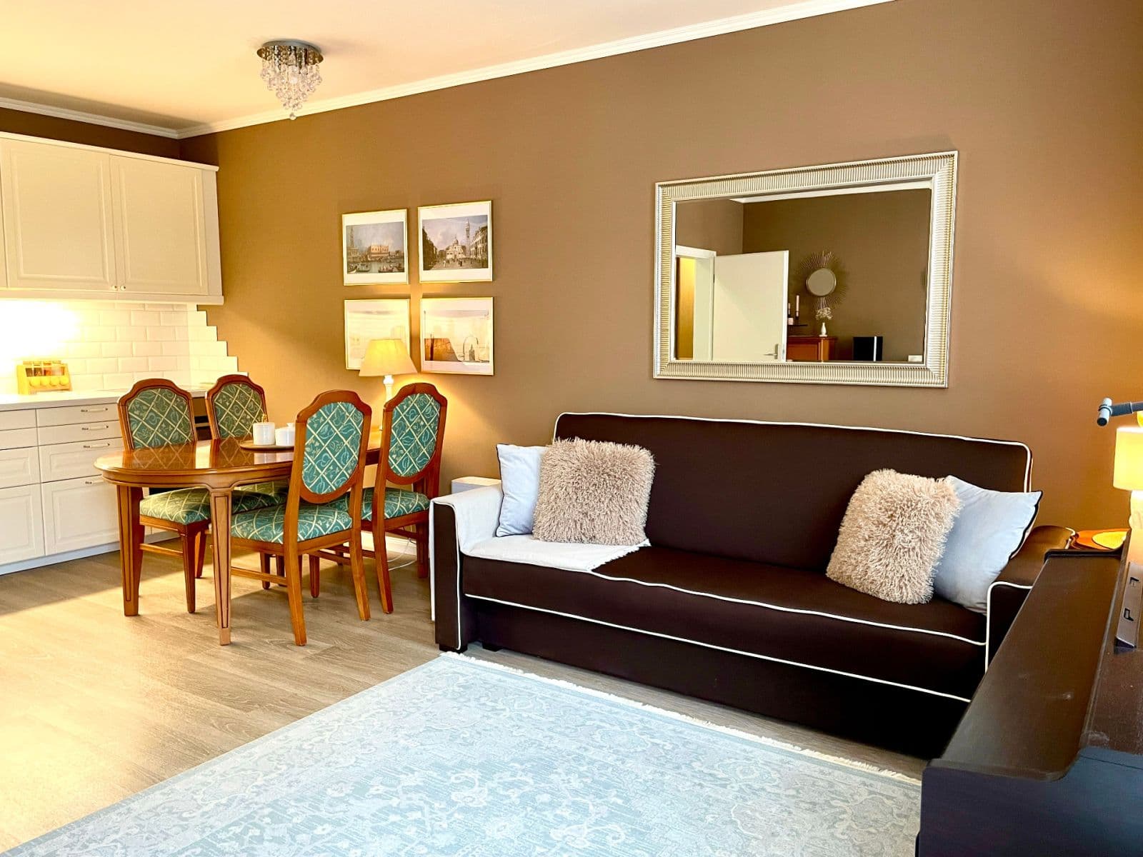 Predaj bytu 4-izbový 96 m², Zbrojnická, Karlovy Vary, Karlovarský kraj Predaj bytu 4-izbový 96 m², Zbrojnická, Karlovy Vary, Karlovarský kraj
