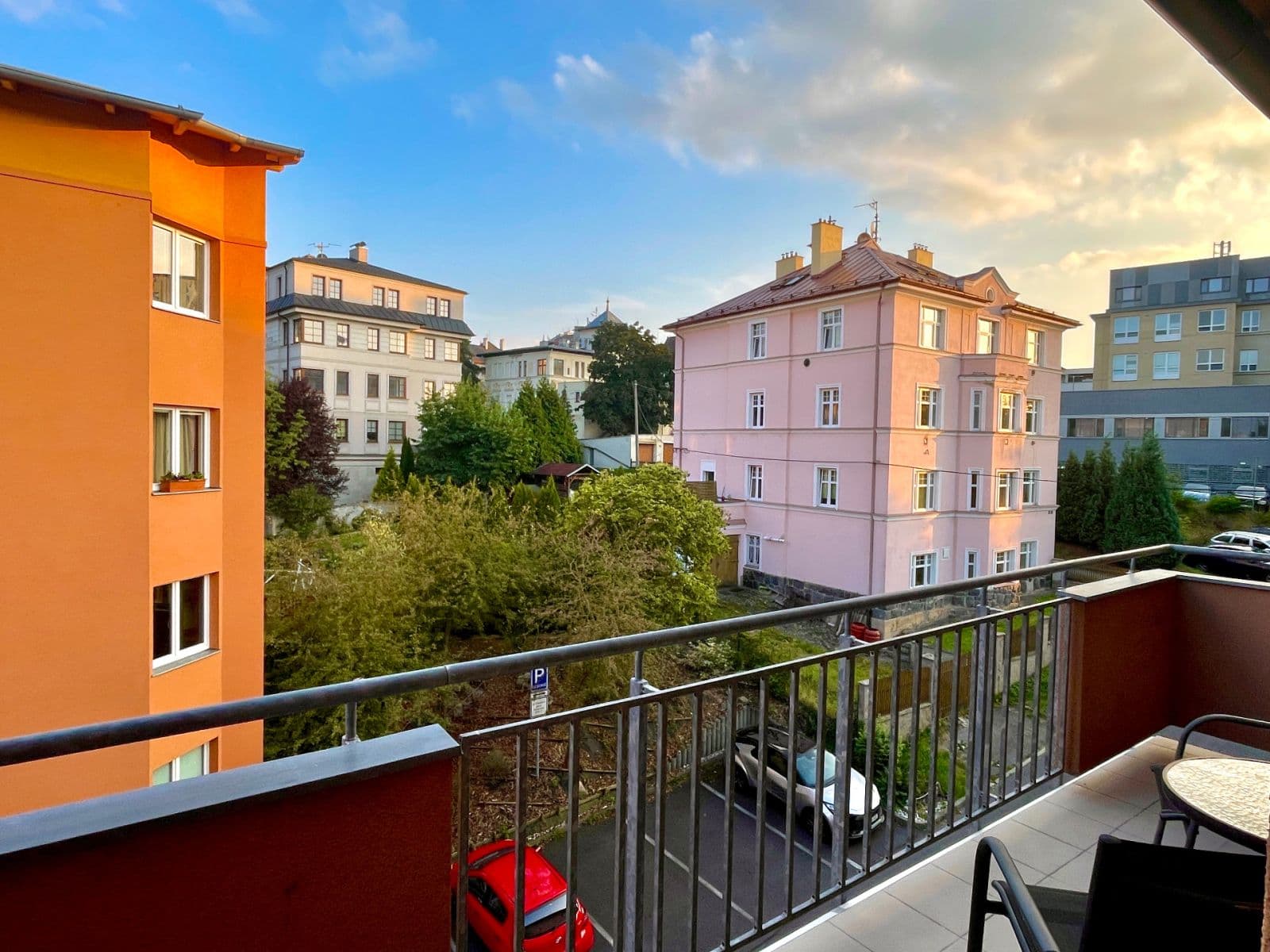 Predaj bytu 4-izbový 96 m², Zbrojnická, Karlovy Vary, Karlovarský kraj Predaj bytu 4-izbový 96 m², Zbrojnická, Karlovy Vary, Karlovarský kraj