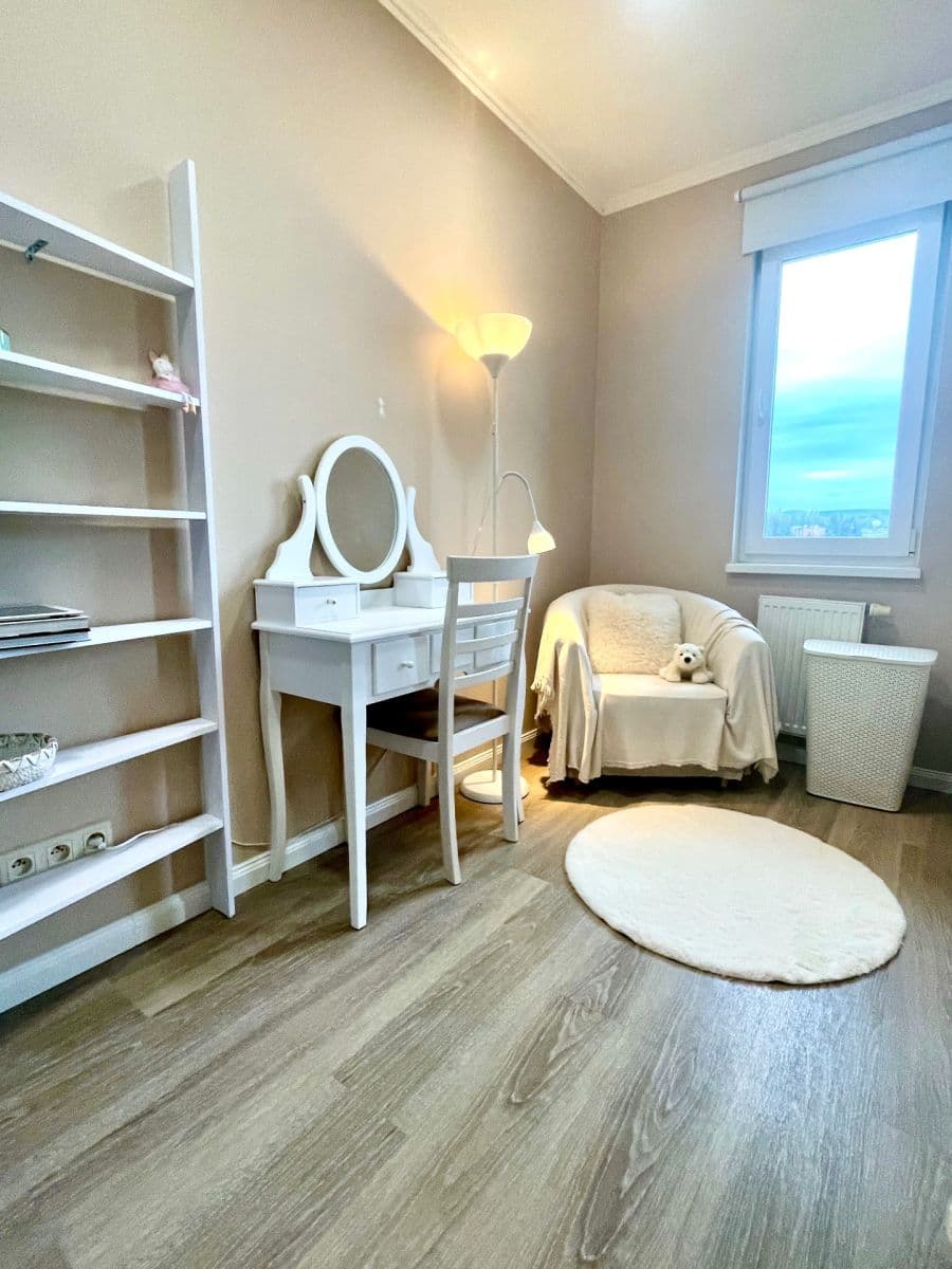 Predaj bytu 4-izbový 96 m², Zbrojnická, Karlovy Vary, Karlovarský kraj Predaj bytu 4-izbový 96 m², Zbrojnická, Karlovy Vary, Karlovarský kraj