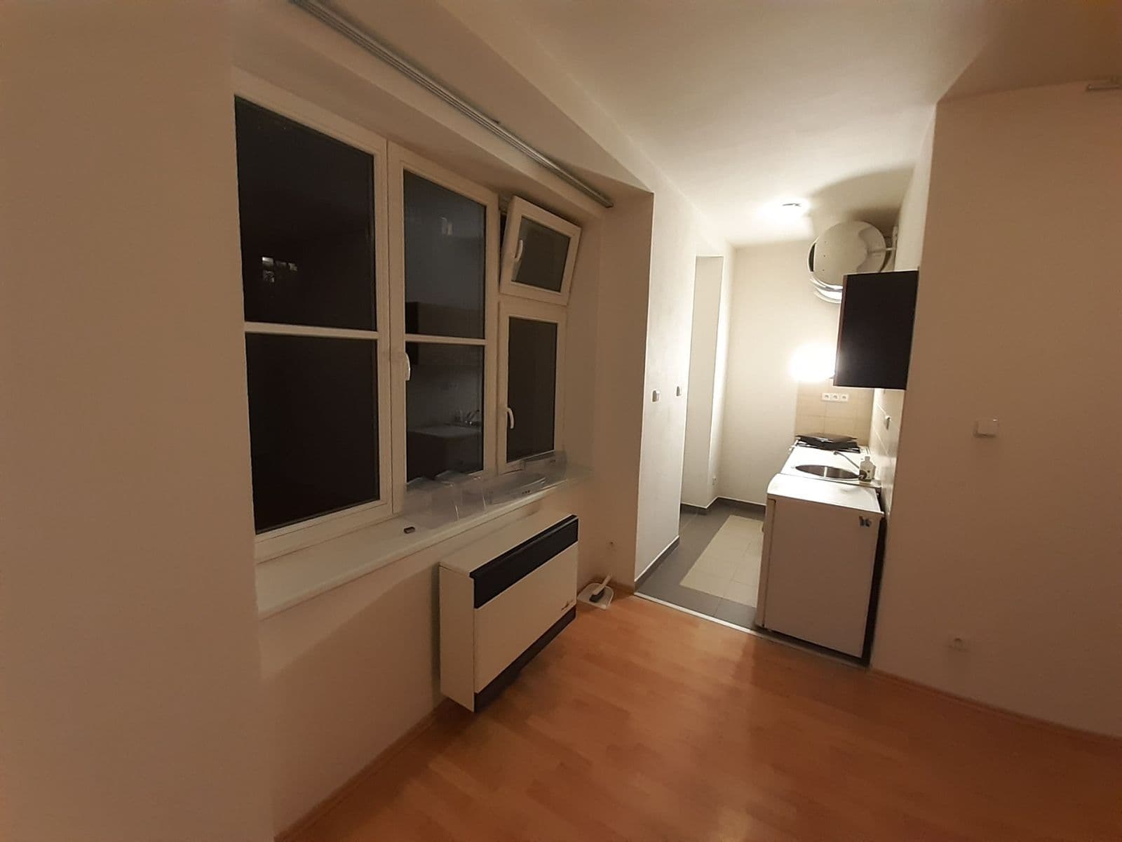 Prenájom bytu 2-izbový 43 m², Slávy Horníka, Praha, Praha Prenájom bytu 2-izbový 43 m², Slávy Horníka, Praha, Praha