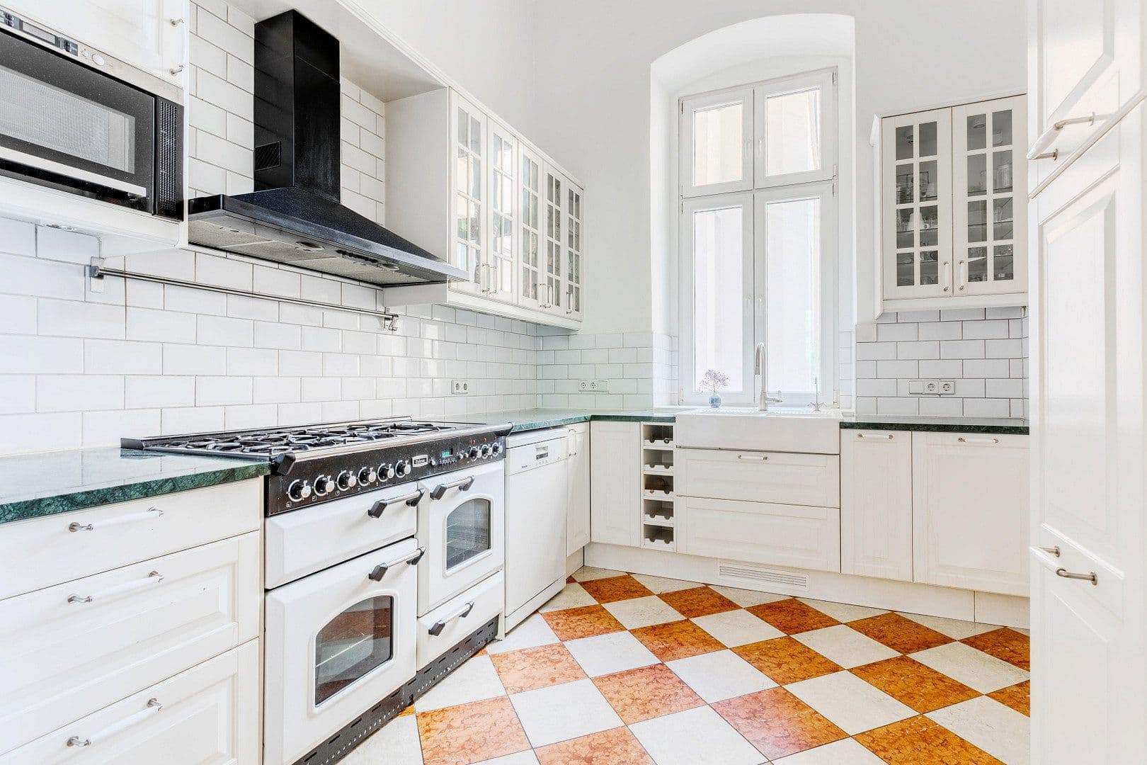 Predaj bytu 4-izbový 125 m², Urbanstraße 176, Berlin, Berlín Predaj bytu 4-izbový 125 m², Urbanstraße 176, Berlin, Berlín
