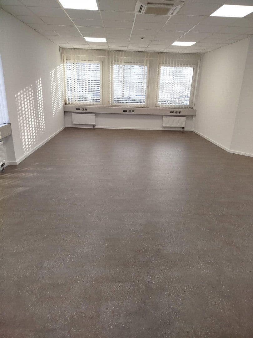 Prenájom kancelárie 400 m², Am Lichtbogen 53, Essen, Severné Porýnie - Westfálsko Prenájom kancelárie 400 m², Am Lichtbogen 53, Essen, Severné Porýnie - Westfálsko