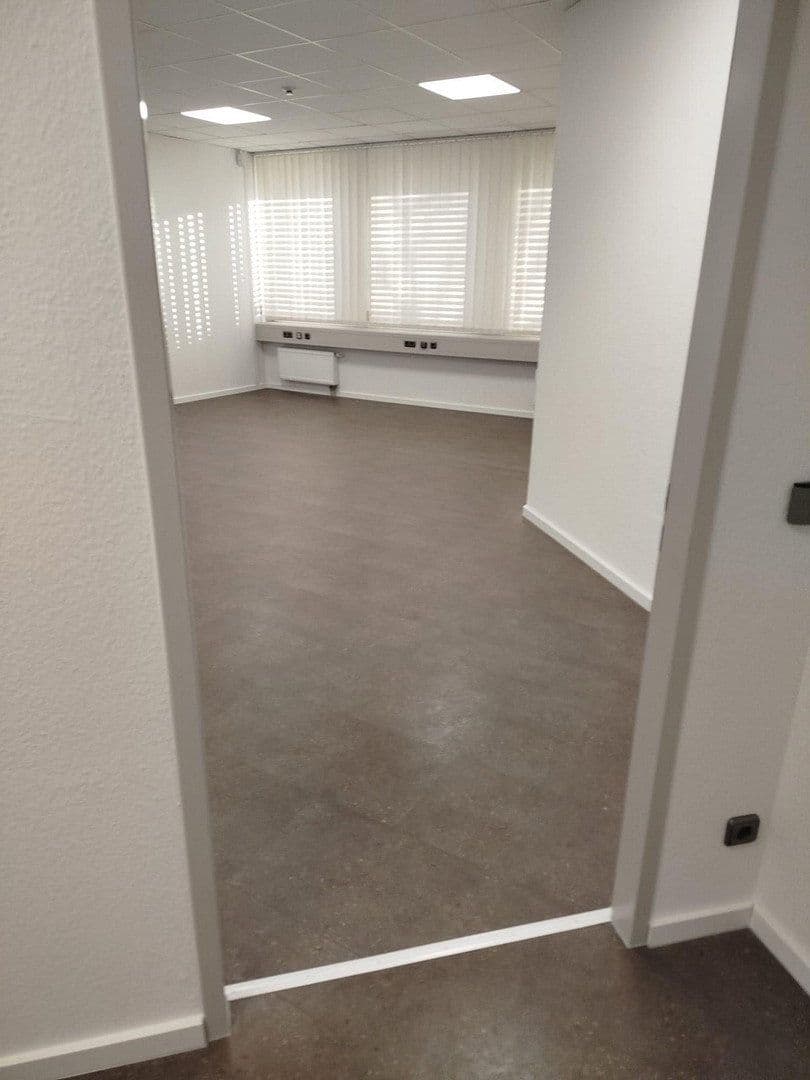 Prenájom kancelárie 400 m², Am Lichtbogen 53, Essen, Severné Porýnie - Westfálsko Prenájom kancelárie 400 m², Am Lichtbogen 53, Essen, Severné Porýnie - Westfálsko