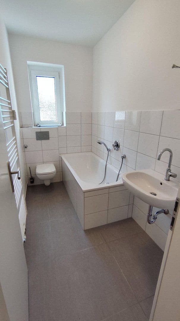 Prenájom bytu 4-izbový 110 m², Holzstrasse 184, Castrop-Rauxel, Severné Porýnie - Westfálsko Prenájom bytu 4-izbový 110 m², Holzstrasse 184, Castrop-Rauxel, Severné Porýnie - Westfálsko