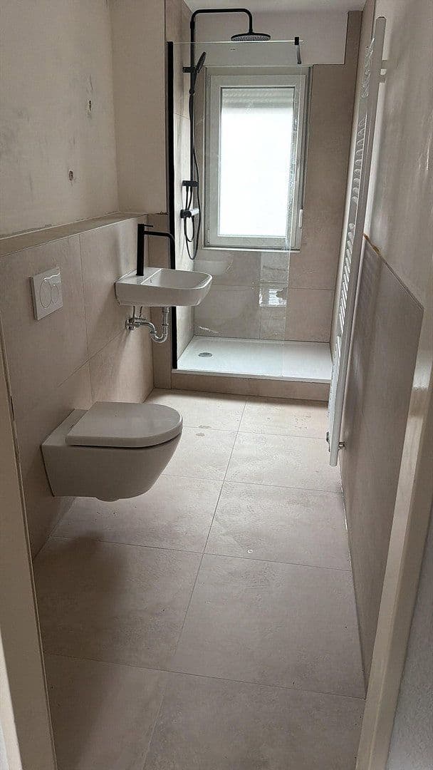 Prenájom bytu 2-izbový 60 m², Frankfurt, Hesensko Prenájom bytu 2-izbový 60 m², Frankfurt, Hesensko
