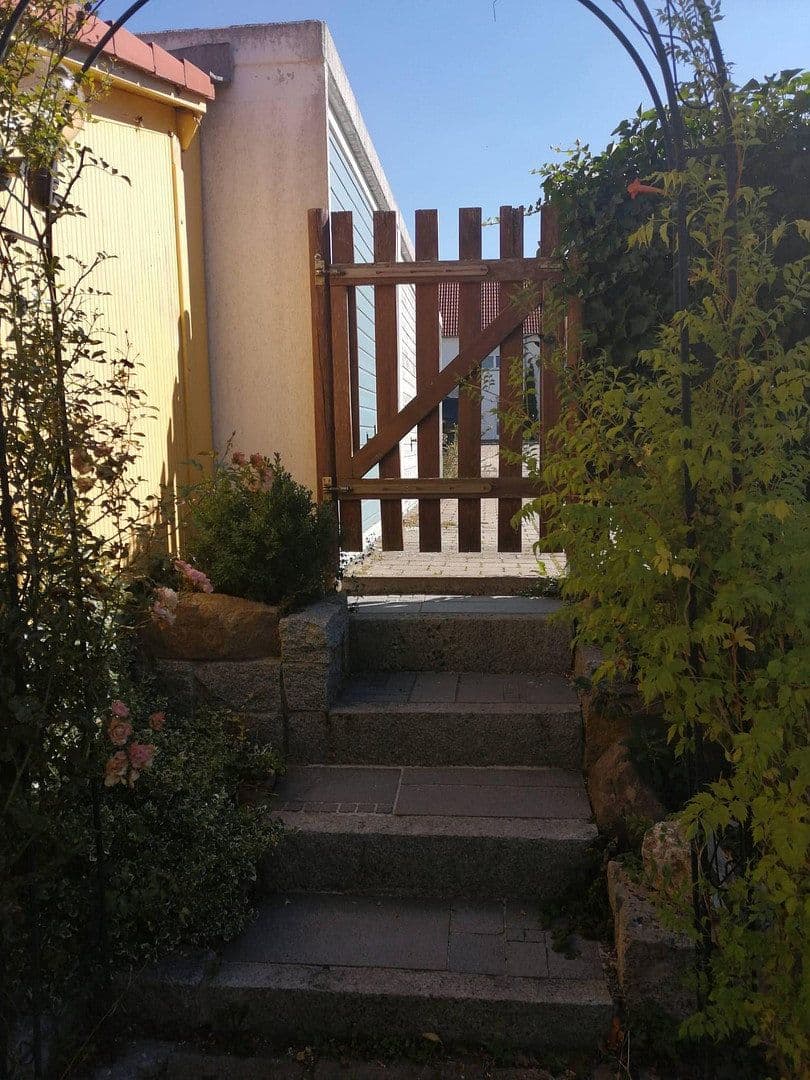 Predaj domu 103 m², pozemok 171 m², Etzelstraße 15, Roth, Bavorsko Predaj domu 103 m², pozemok 171 m², Etzelstraße 15, Roth, Bavorsko