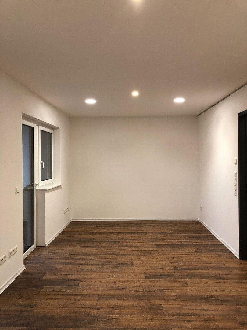 Prenájom kancelárie 100 m², Albert-Einstein-Str. 1, Offenburg, Bádensko-Wurttembersko Prenájom kancelárie 100 m², Albert-Einstein-Str. 1, Offenburg, Bádensko-Wurttembersko