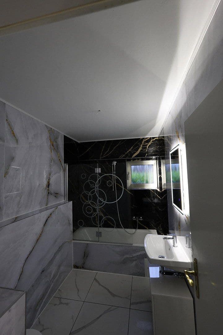 Prenájom bytu 4-izbový 136 m², Niederzier, Severné Porýnie - Westfálsko Prenájom bytu 4-izbový 136 m², Niederzier, Severné Porýnie - Westfálsko