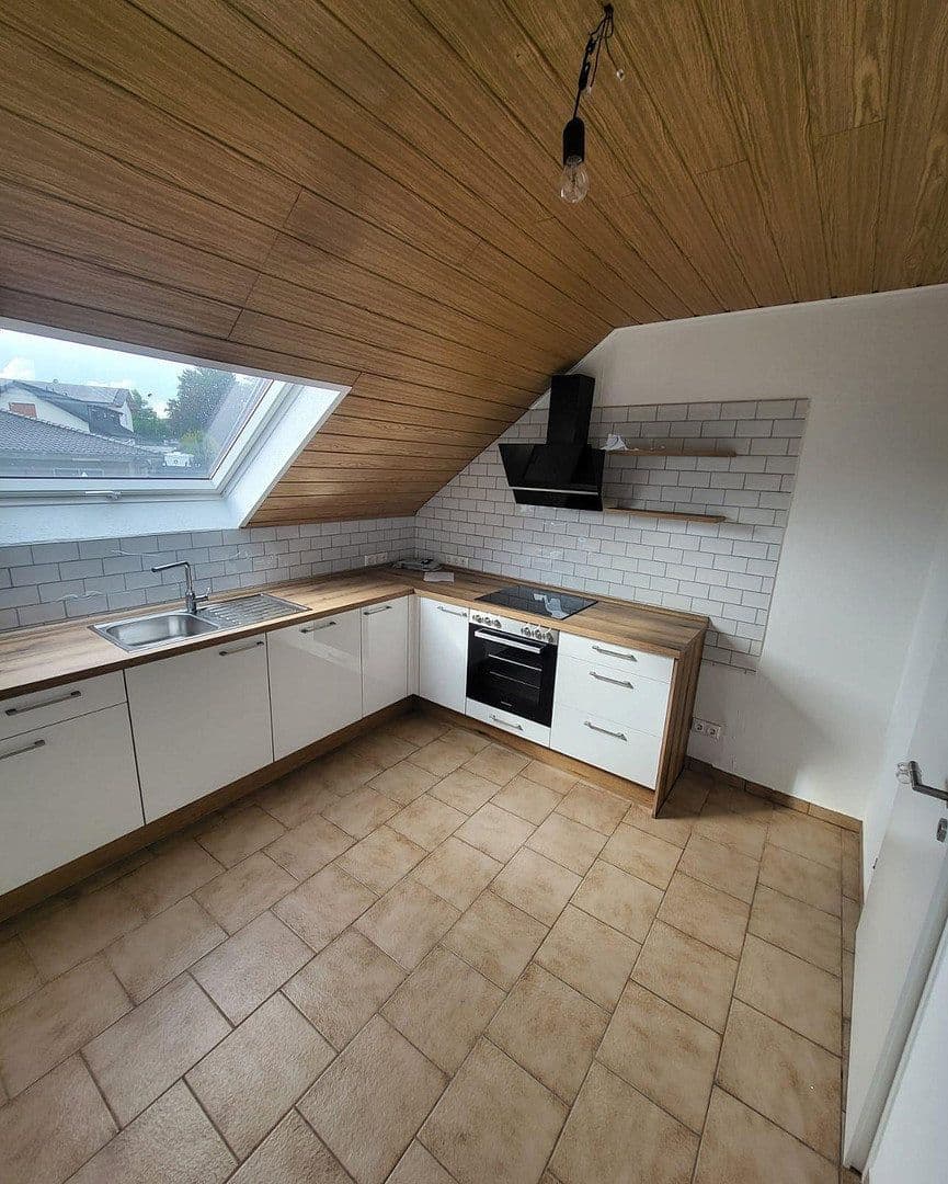 Prenájom bytu 3-izbový 95 m², Neuberg, Hesensko Prenájom bytu 3-izbový 95 m², Neuberg, Hesensko