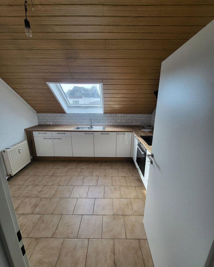 Prenájom bytu 3-izbový 95 m², Neuberg, Hesensko Prenájom bytu 3-izbový 95 m², Neuberg, Hesensko