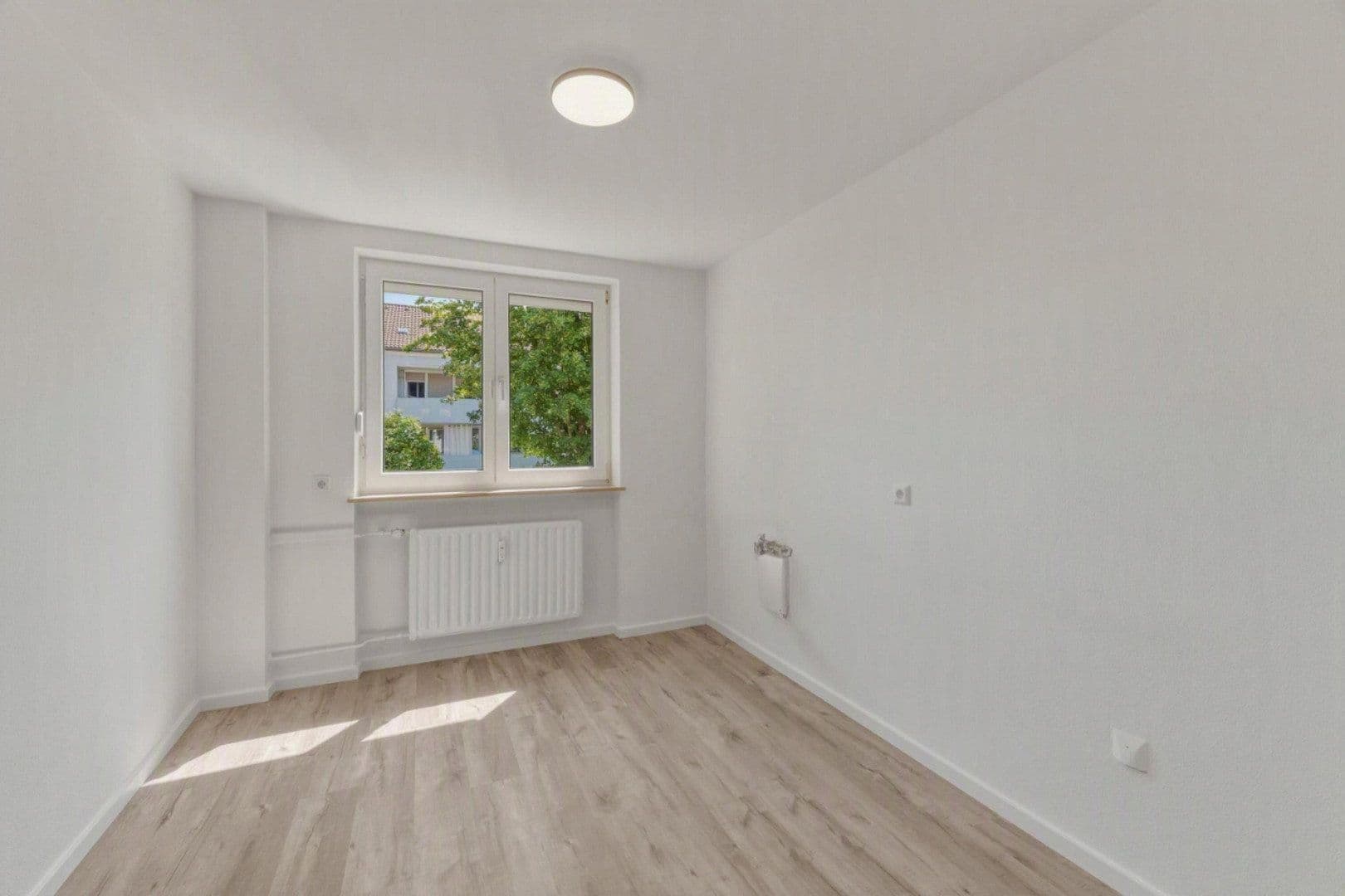 Predaj bytu 3-izbový 84 m², Leonberg, Bádensko-Wurttembersko Predaj bytu 3-izbový 84 m², Leonberg, Bádensko-Wurttembersko