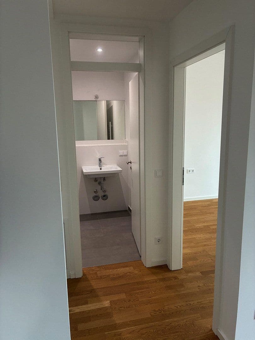 Prenájom bytu 2-izbový 40 m², Berlin, Berlín Prenájom bytu 2-izbový 40 m², Berlin, Berlín