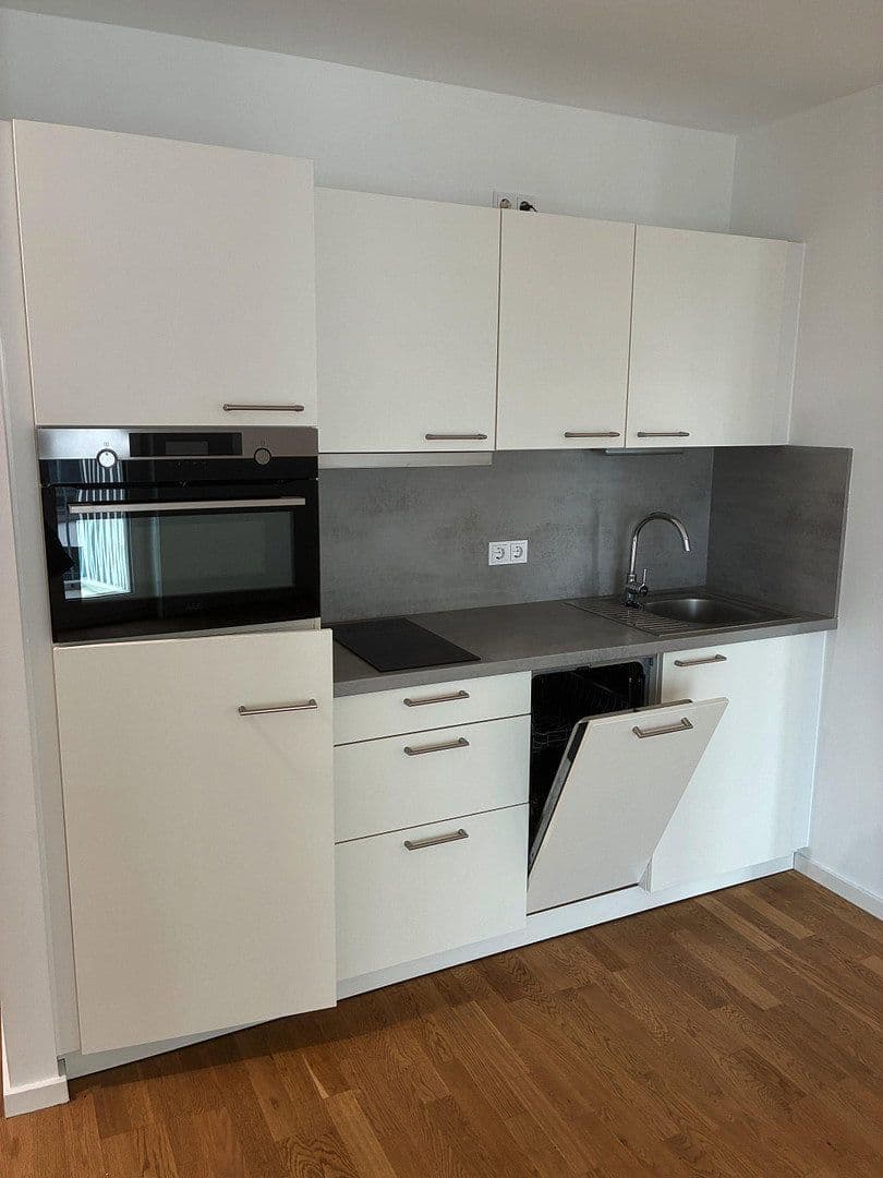 Prenájom bytu 2-izbový 40 m², Berlin, Berlín Prenájom bytu 2-izbový 40 m², Berlin, Berlín