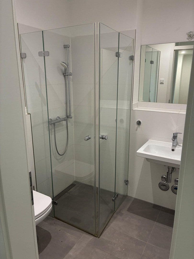 Prenájom bytu 2-izbový 40 m², Berlin, Berlín Prenájom bytu 2-izbový 40 m², Berlin, Berlín