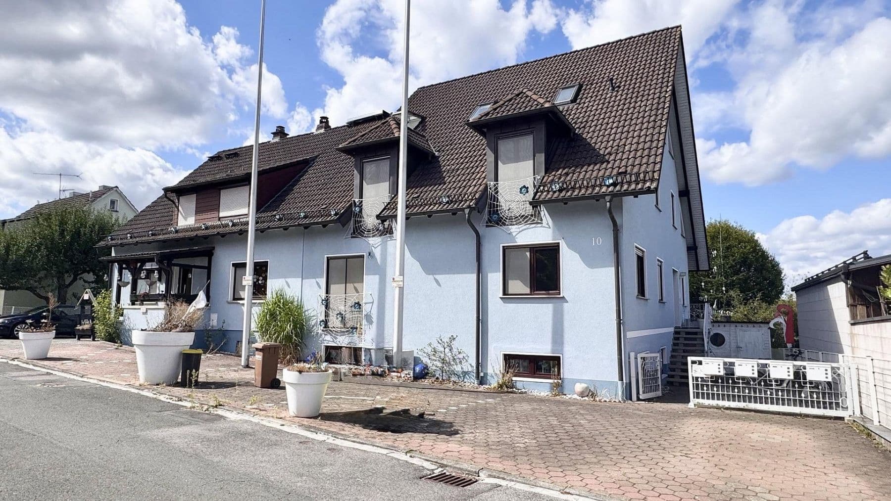 Predaj domu 363 m², pozemok 877 m², Greifenklaustraße 12, Reckendorf, Bavorsko Predaj domu 363 m², pozemok 877 m², Greifenklaustraße 12, Reckendorf, Bavorsko