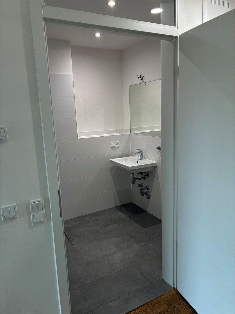 Prenájom bytu 1-izbový 25 m², Berlin, Berlín Prenájom bytu 1-izbový 25 m², Berlin, Berlín