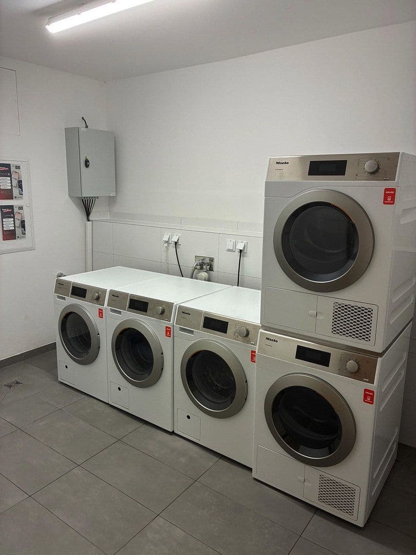 Prenájom bytu 1-izbový 25 m², Berlin, Berlín Prenájom bytu 1-izbový 25 m², Berlin, Berlín