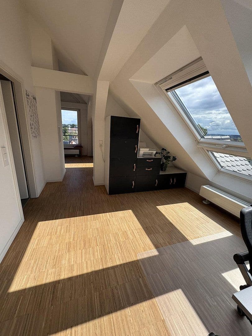 Predaj bytu 3-izbový 93 m², Stuttgart, Bádensko-Wurttembersko Predaj bytu 3-izbový 93 m², Stuttgart, Bádensko-Wurttembersko