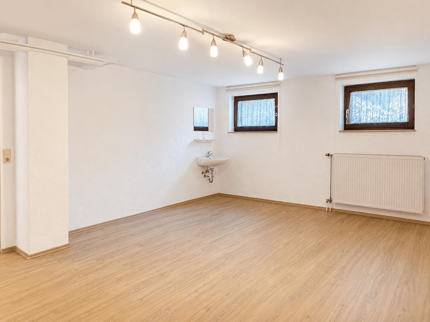 Predaj domu 207 m², pozemok 700 m², Staufenstraße 3, Vellberg, Bádensko-Wurttembersko Predaj domu 207 m², pozemok 700 m², Staufenstraße 3, Vellberg, Bádensko-Wurttembersko