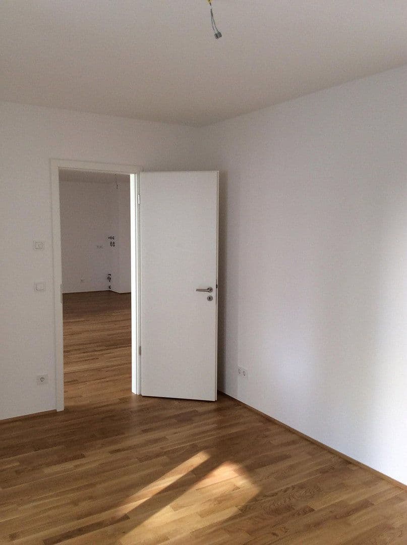 Prenájom bytu 3-izbový 78 m², München, Bavorsko Prenájom bytu 3-izbový 78 m², München, Bavorsko