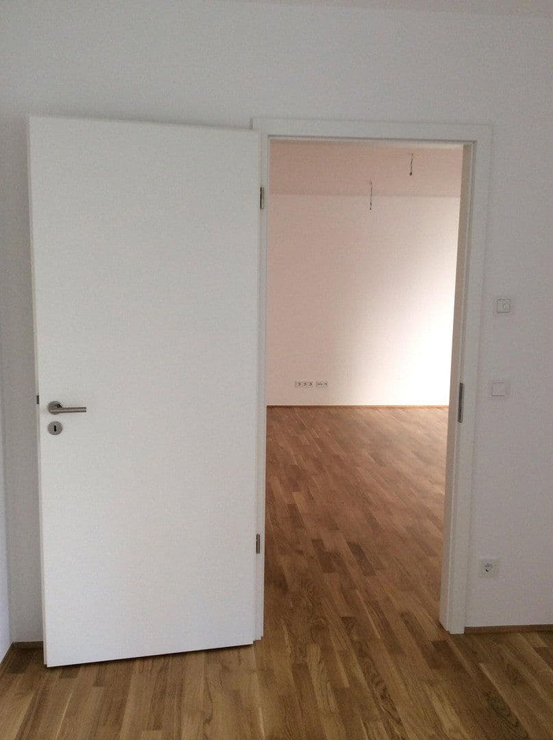 Prenájom bytu 3-izbový 78 m², München, Bavorsko Prenájom bytu 3-izbový 78 m², München, Bavorsko