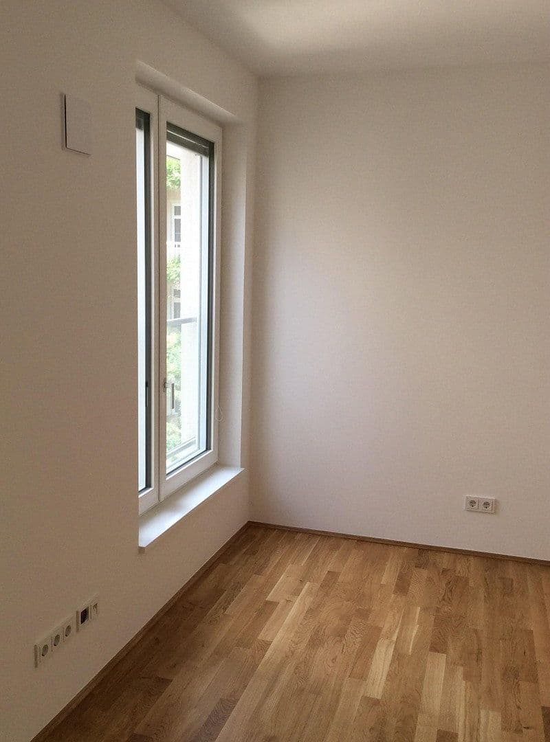 Prenájom bytu 3-izbový 78 m², München, Bavorsko Prenájom bytu 3-izbový 78 m², München, Bavorsko