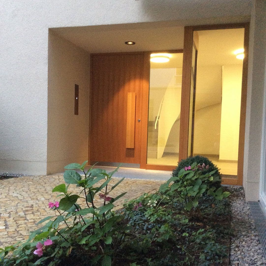 Prenájom bytu 3-izbový 78 m², München, Bavorsko Prenájom bytu 3-izbový 78 m², München, Bavorsko