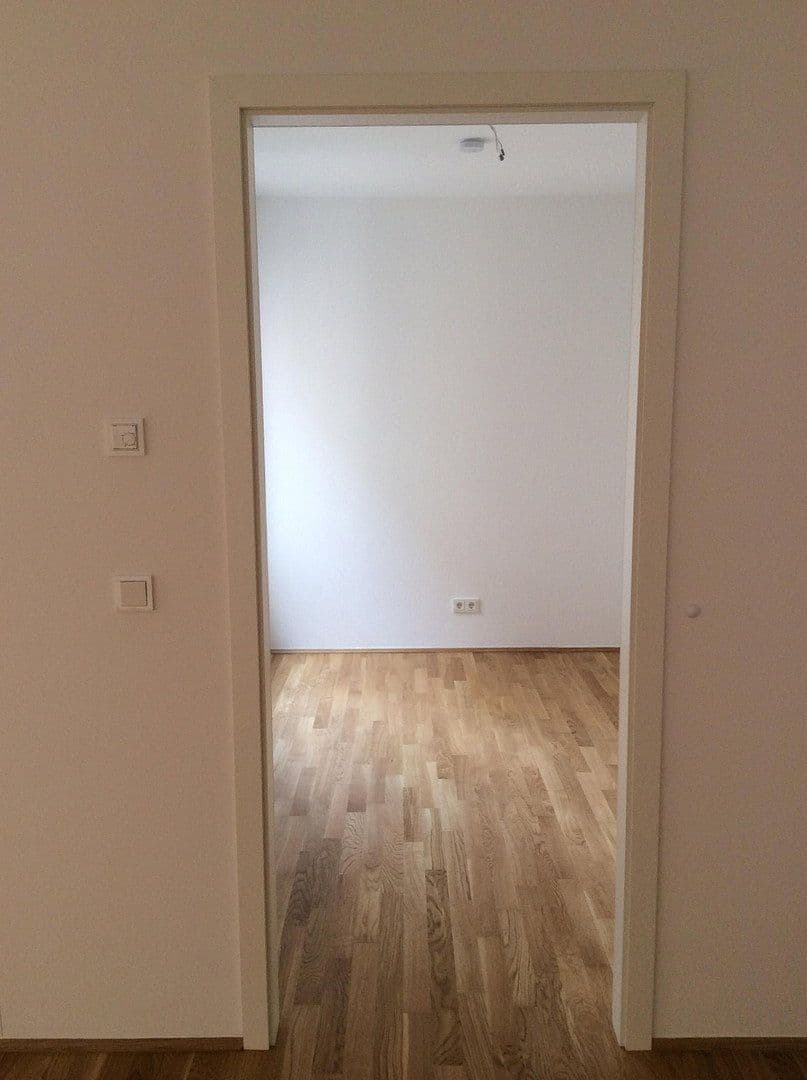 Prenájom bytu 3-izbový 78 m², München, Bavorsko Prenájom bytu 3-izbový 78 m², München, Bavorsko