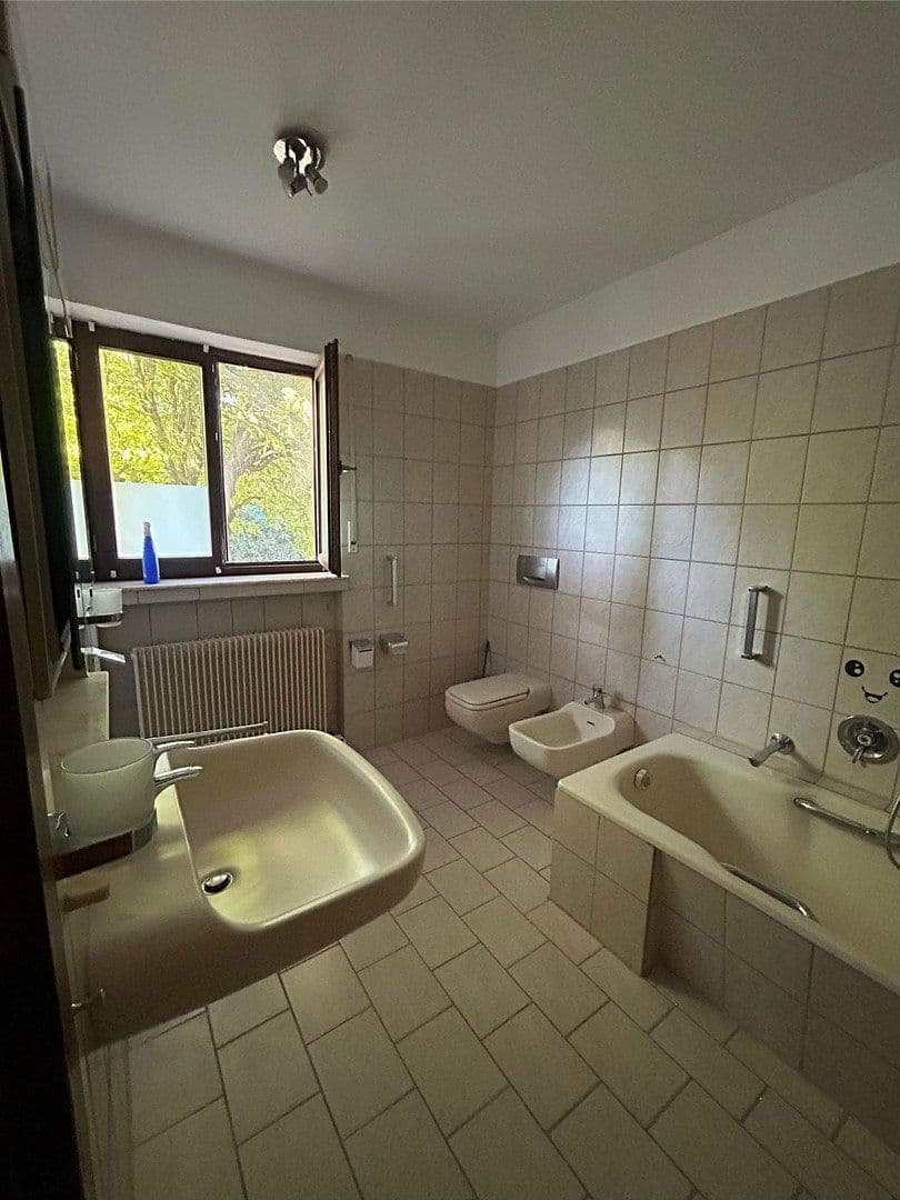 Prenájom bytu 4-izbový 120 m², Alzenau, Bavorsko Prenájom bytu 4-izbový 120 m², Alzenau, Bavorsko