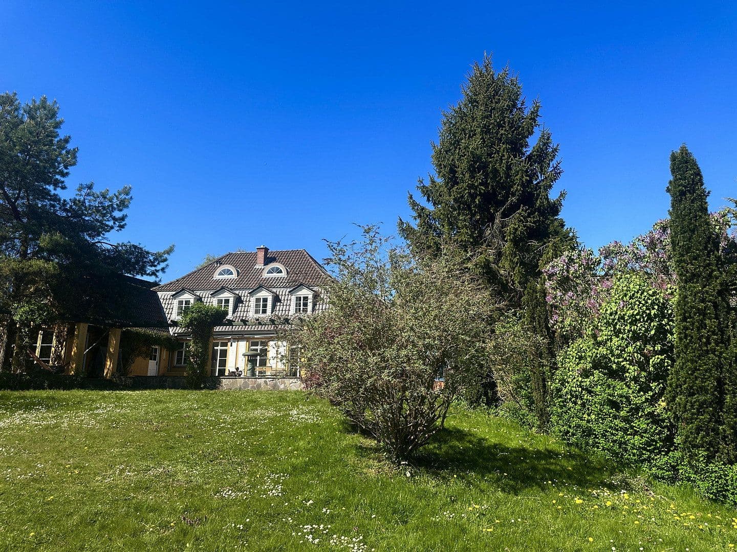 Predaj domu 280 m², pozemok 3.500 m², Kiel, Šlezvicko-Holštajnsko Predaj domu 280 m², pozemok 3.500 m², Kiel, Šlezvicko-Holštajnsko