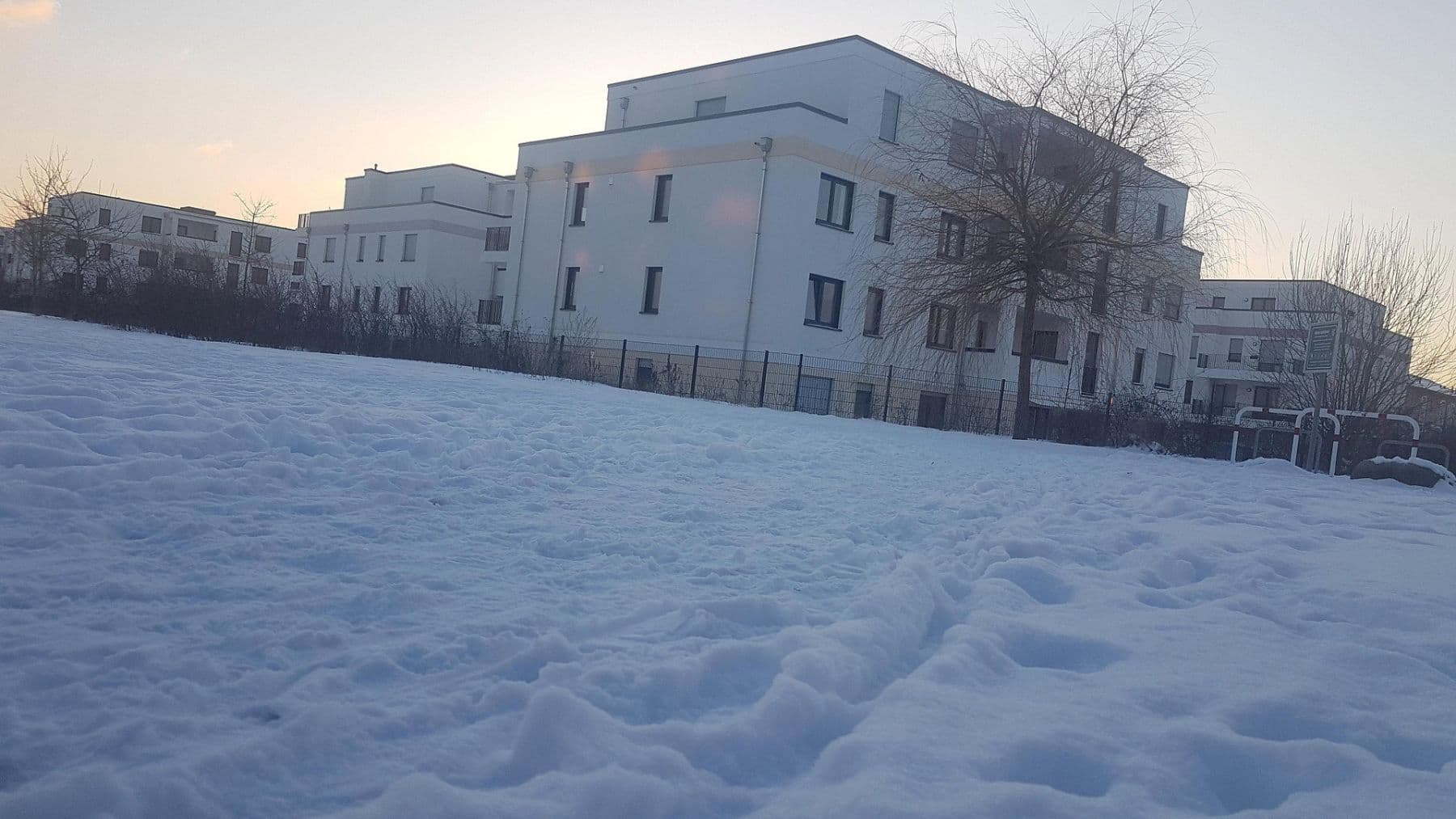 Predaj bytu 3-izbový 93 m², Berttolt-Brecht Allee 1-17, Schönefeld, Brandenbursko Predaj bytu 3-izbový 93 m², Berttolt-Brecht Allee 1-17, Schönefeld, Brandenbursko
