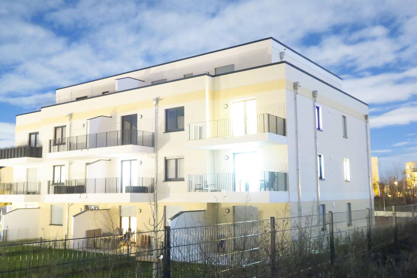 Predaj bytu 3-izbový 93 m², Berttolt-Brecht Allee 1-17, Schönefeld, Brandenbursko Predaj bytu 3-izbový 93 m², Berttolt-Brecht Allee 1-17, Schönefeld, Brandenbursko