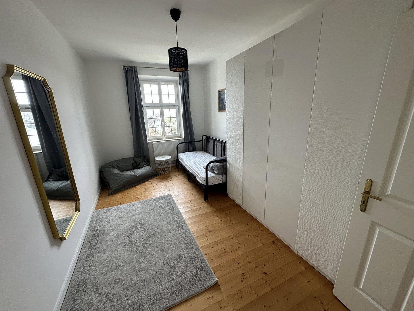 Prenájom bytu 3-izbový 150 m², Döncheweg 12, Kassel, Hesensko Prenájom bytu 3-izbový 150 m², Döncheweg 12, Kassel, Hesensko