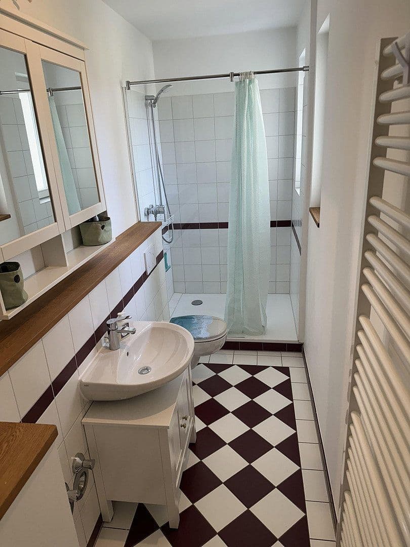 Prenájom bytu 3-izbový 150 m², Döncheweg 12, Kassel, Hesensko Prenájom bytu 3-izbový 150 m², Döncheweg 12, Kassel, Hesensko
