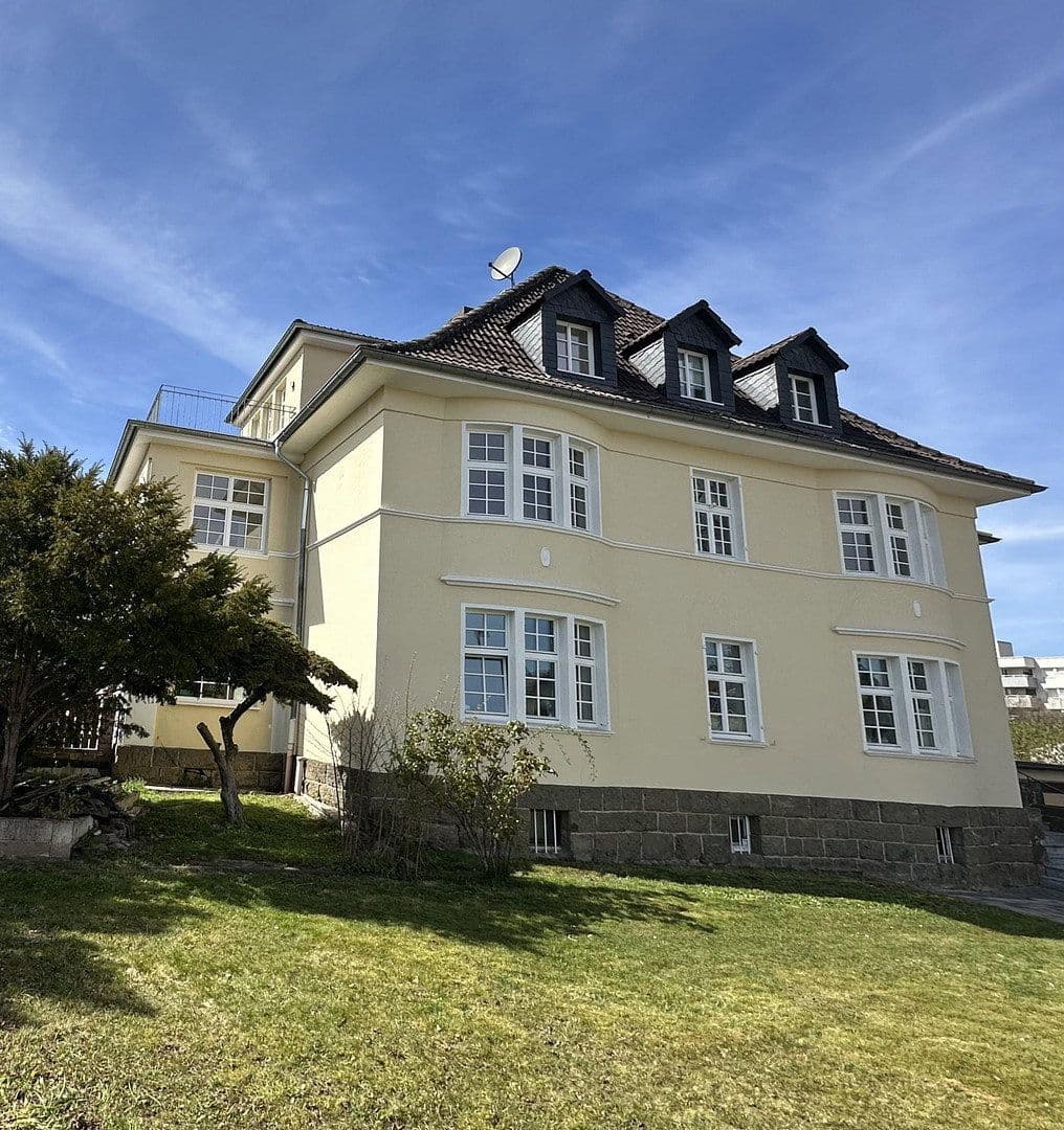 Prenájom bytu 3-izbový 150 m², Döncheweg 12, Kassel, Hesensko Prenájom bytu 3-izbový 150 m², Döncheweg 12, Kassel, Hesensko
