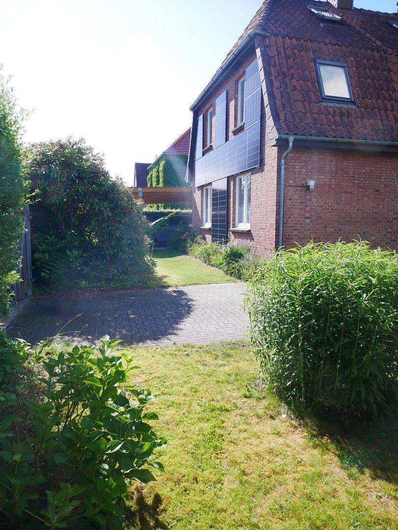 Predaj domu 210 m², pozemok 700 m², Tostedt, Dolné Sasko Predaj domu 210 m², pozemok 700 m², Tostedt, Dolné Sasko